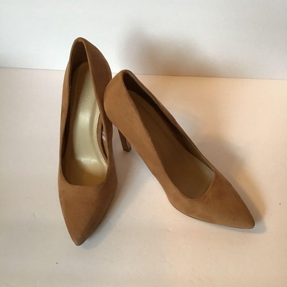 Forever 21 faux Suede Pumps - Picture 2 of 10